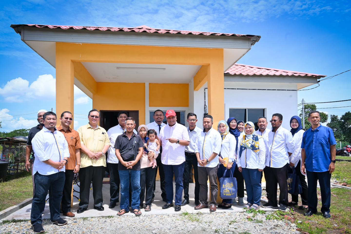 penduduk di Kg Permatang Saga