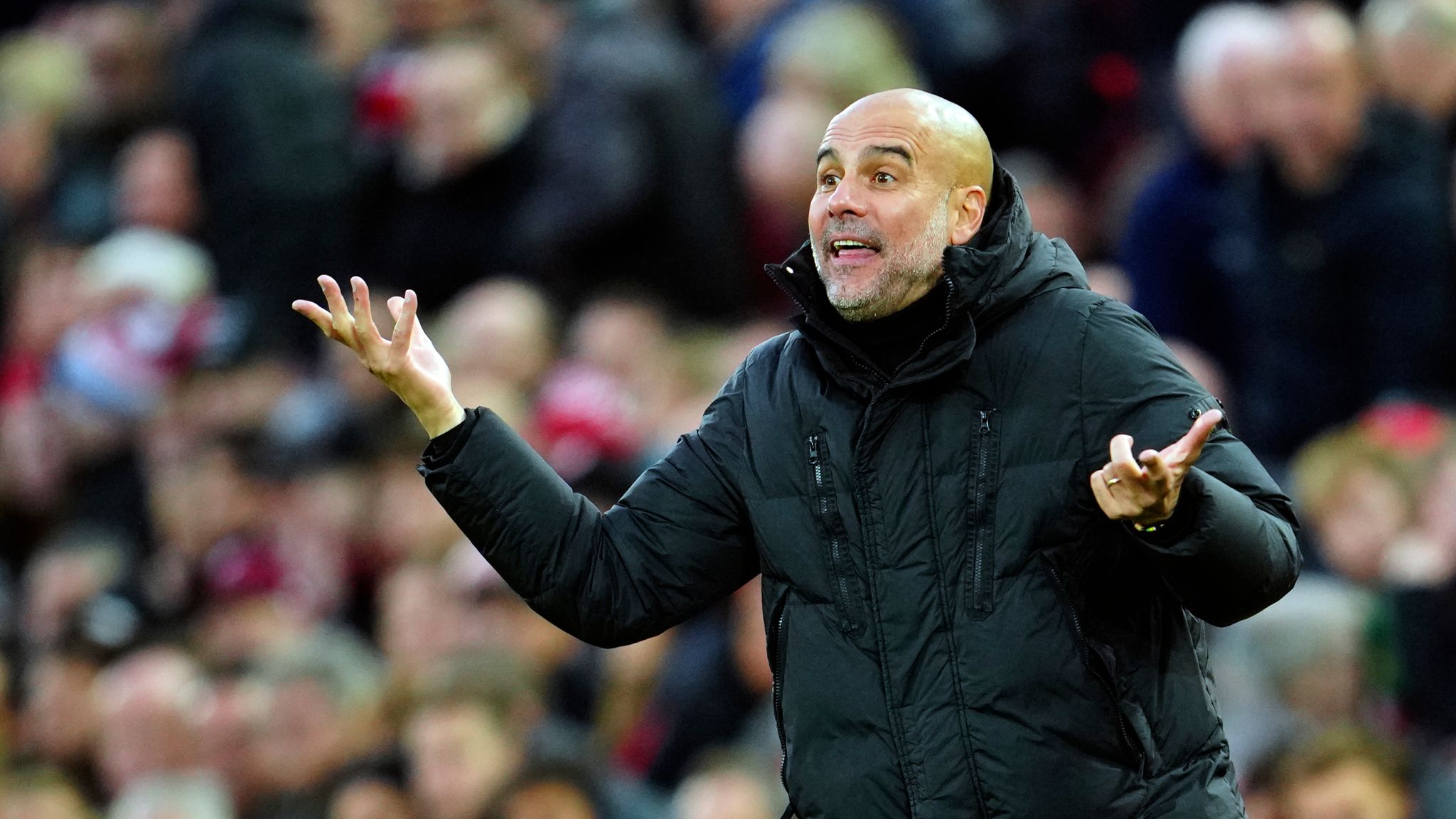 Pep Guardiola dibaling duit syiling