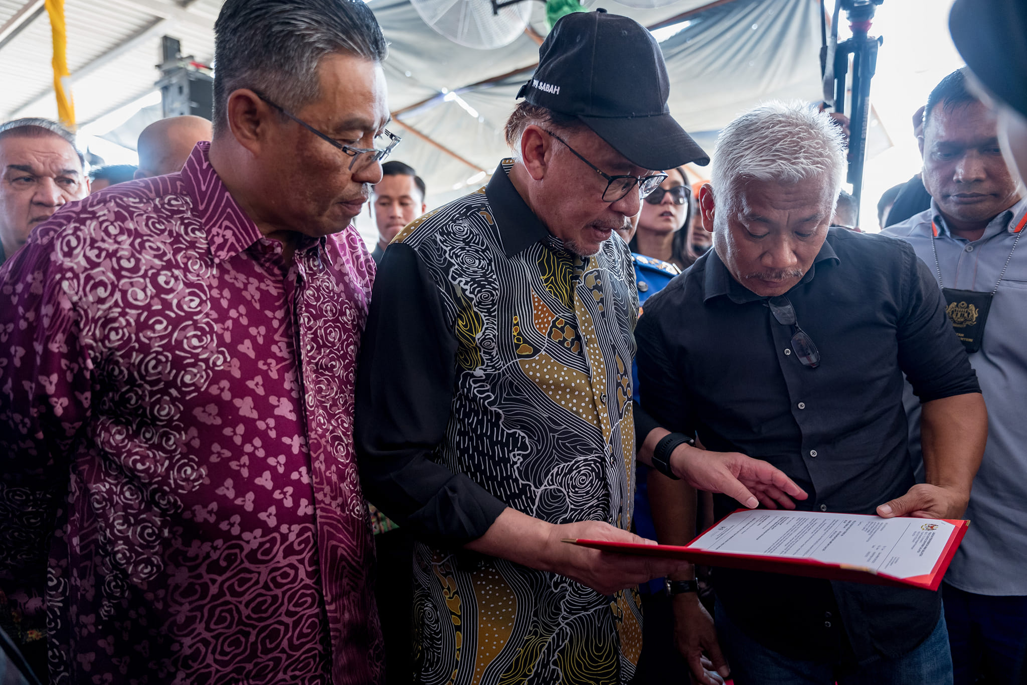 Membela Semua Suku Kaum Serta Agama
