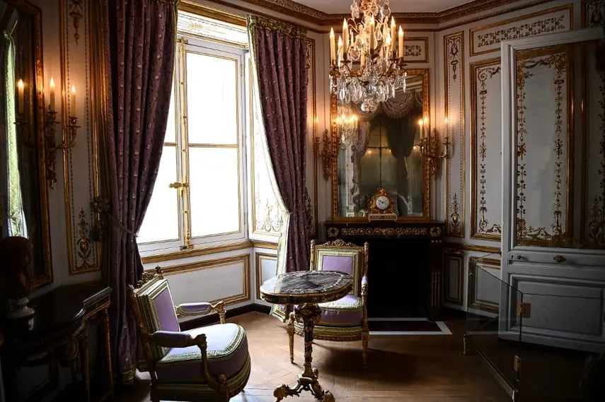 Bilik tidur Marie-Antoinette yang indah dan elegan di Versailles
