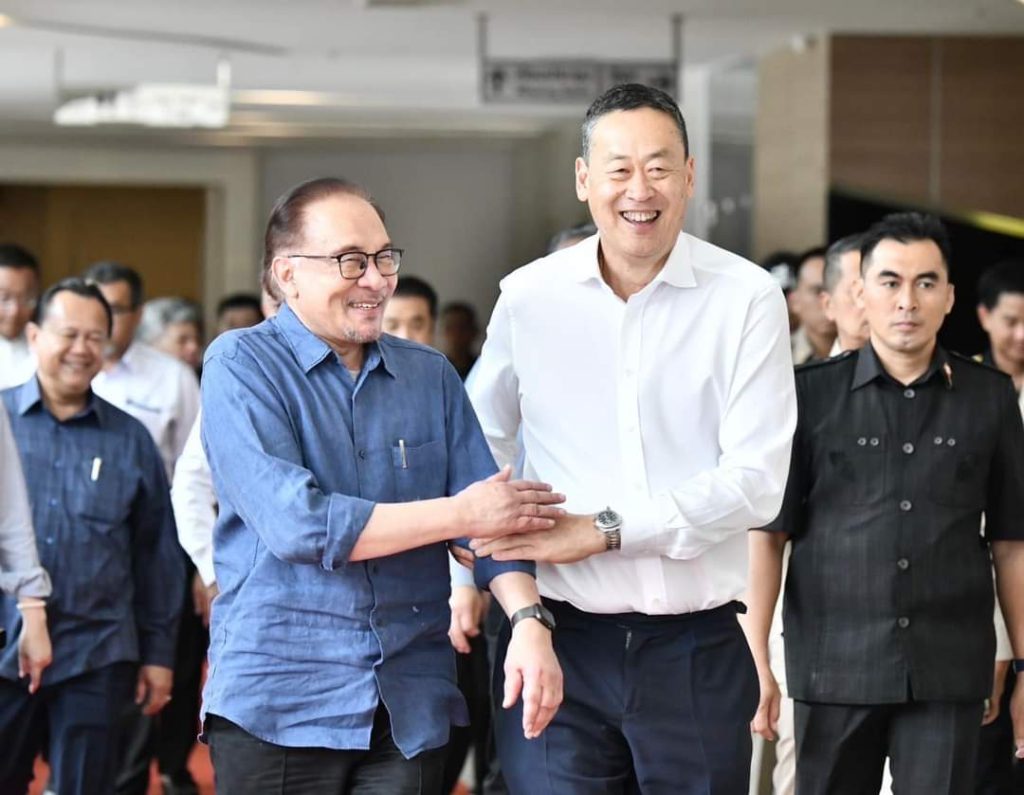 Anwar dan Srettha ketika di Thailand Customs House