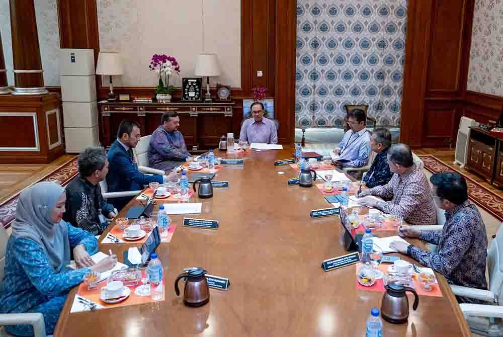 GLIC, GLC Harus Gembleng Tenaga Sokong Aspirasi Negara Memperkasa Rakyat - PM Anwar