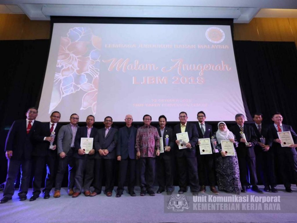 Juruukur Bahan Main Peranan, Pastikan Industri Seiring Keperluan Semasa - Alexander