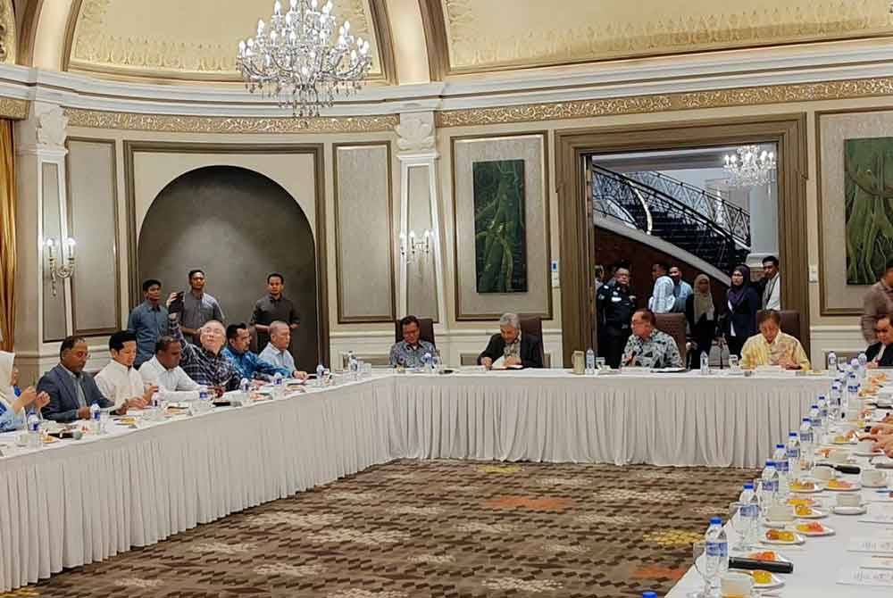 Anwar Ketuai Mesyuarat Majlis Perundingan Pimpinan Kerajaan Perpaduan