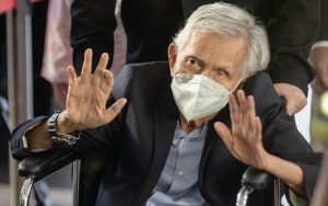 Daim Didakwa Tidak Isytihar Harta Libatkan 38 Syarikat, 25 Unit Hartanah, Kereta Mewah