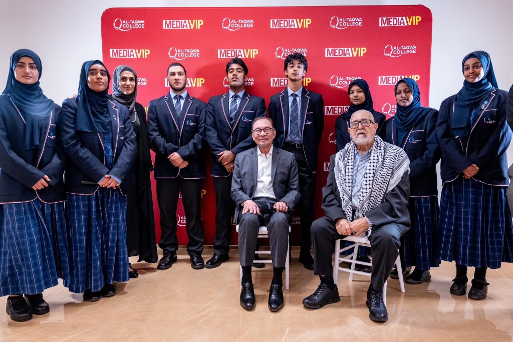 PM Anwar Kongsi Pandangan Dengan Pelajar Kolej At-Taqwa Ke Arah Mencapai Perubahan Positif