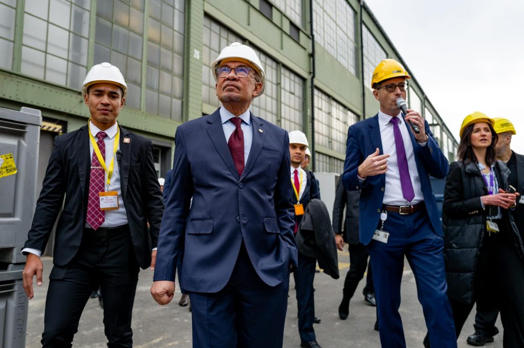 Lawat Siemens Energy, Jumpa Presiden Steinmeier, Antara Aktiviti Awal PM Anwar Di Berlin