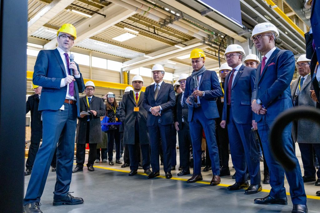 Lawat Siemens Energy, Jumpa Presiden Steinmeier, Antara Aktiviti Awal PM Anwar Di Berlin