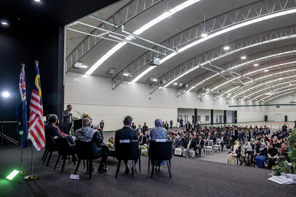 PM Anwar Kongsi Pandangan Dengan Pelajar Kolej At-Taqwa Ke Arah Mencapai Perubahan Positif