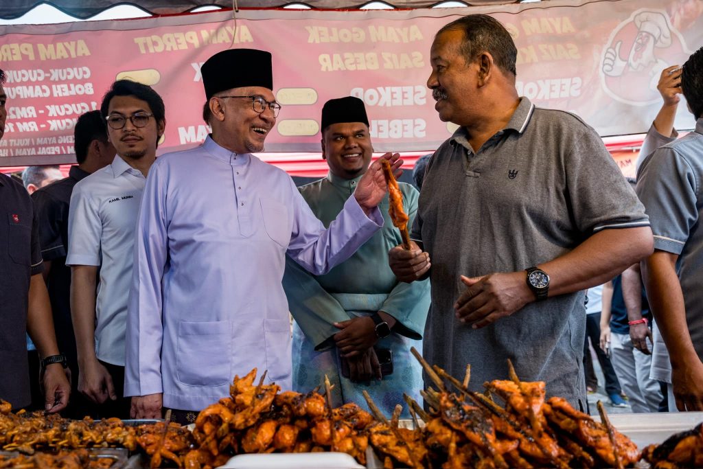 PM Anwar Tegur PBT, Jangan 'Tekan' Peniaga Bazar