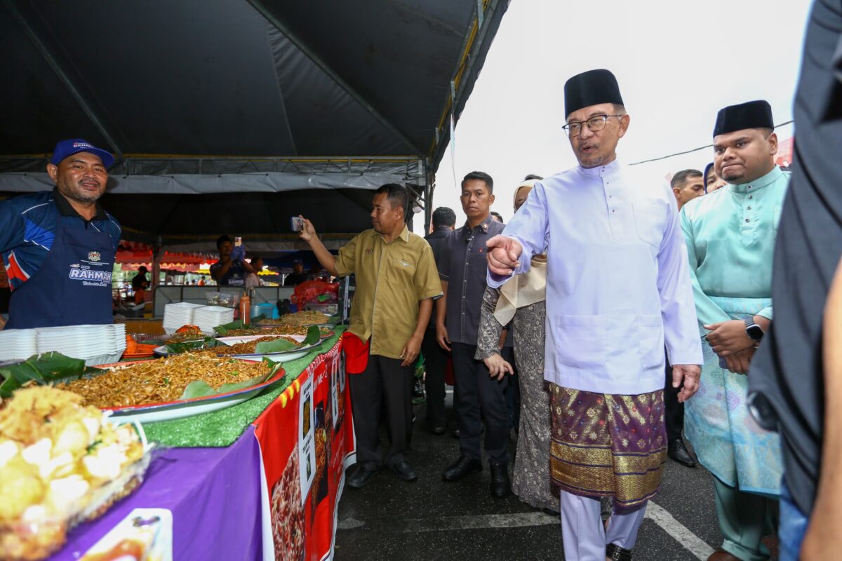 PM Anwar Tegur PBT, Jangan 'Tekan' Peniaga Bazar